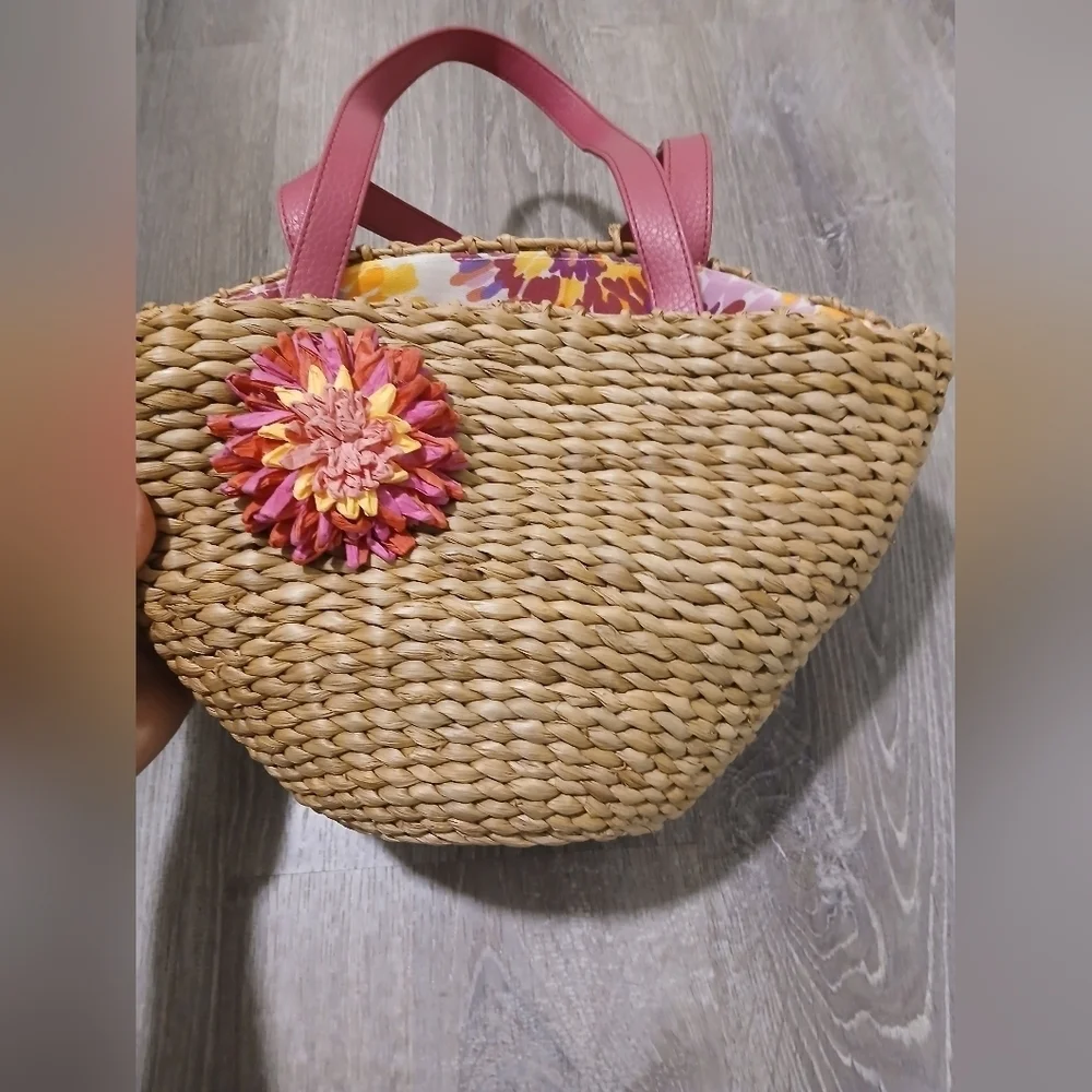 Bath and Body Works Straw Tote Bag with Pink Handles. Medium Size